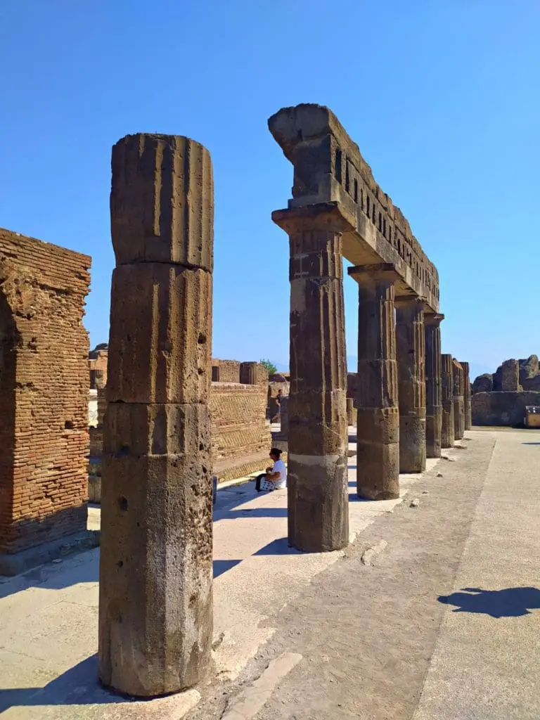 forum pompeii