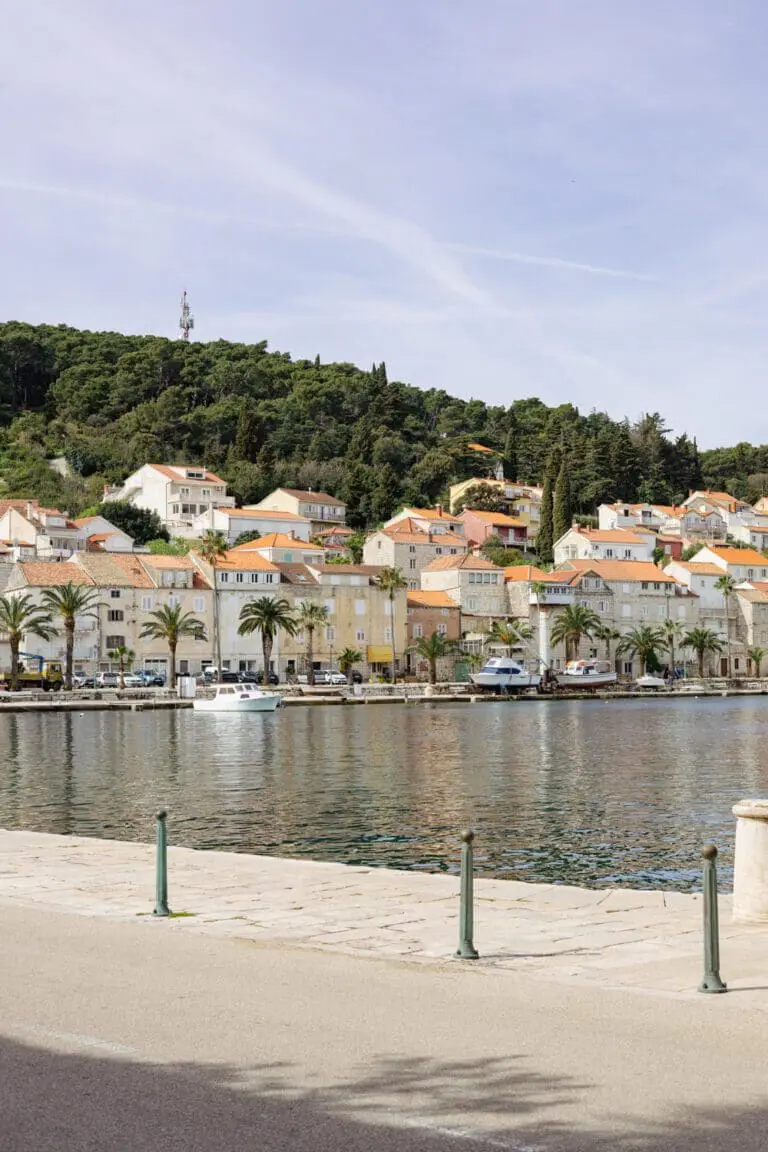 SHOULD YOU RENT A CAR IN CROATIA? PROS AND CONS OF TRAVELLING BY CAR (2026)