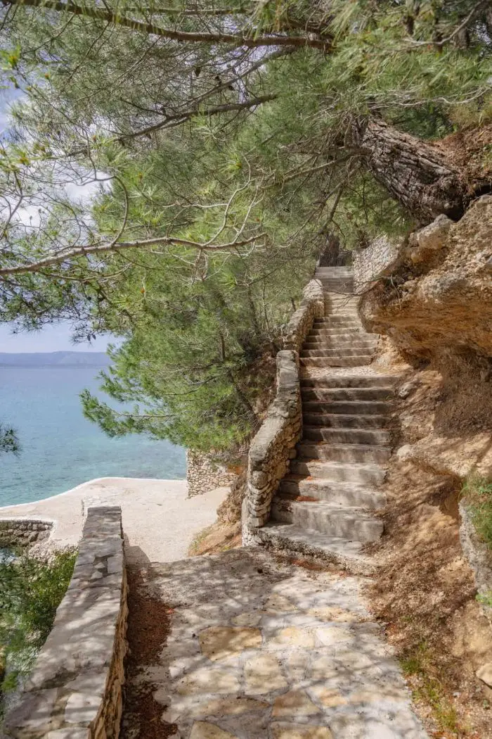 Split island hopping