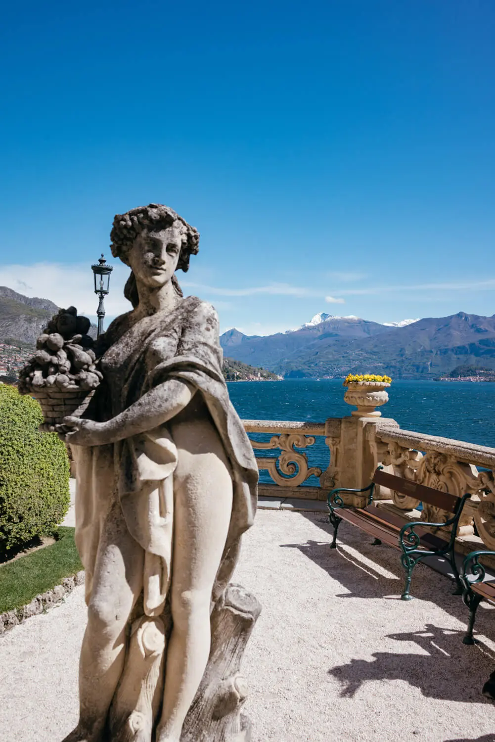 LAKE COMO TOWNS