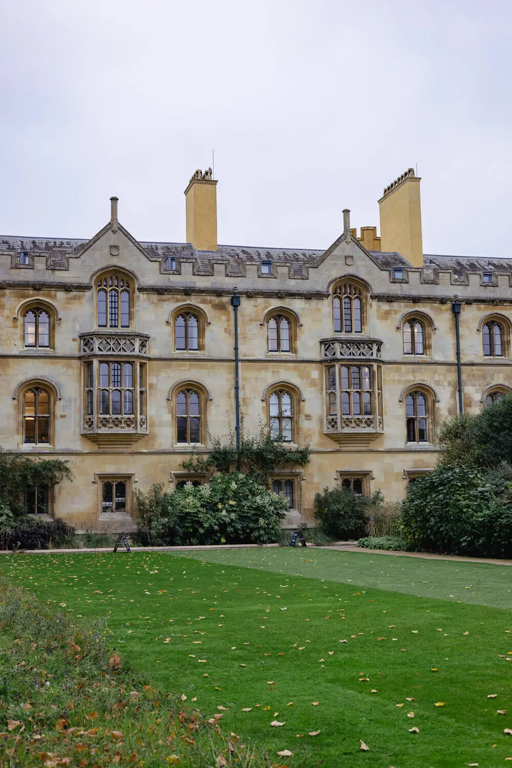 CAMBRIDGE - TRINITY COLLEGE