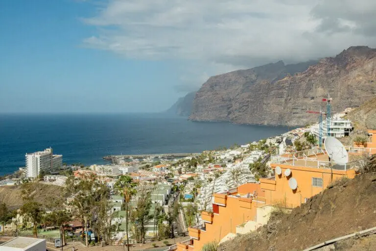 LOS GIGANTES