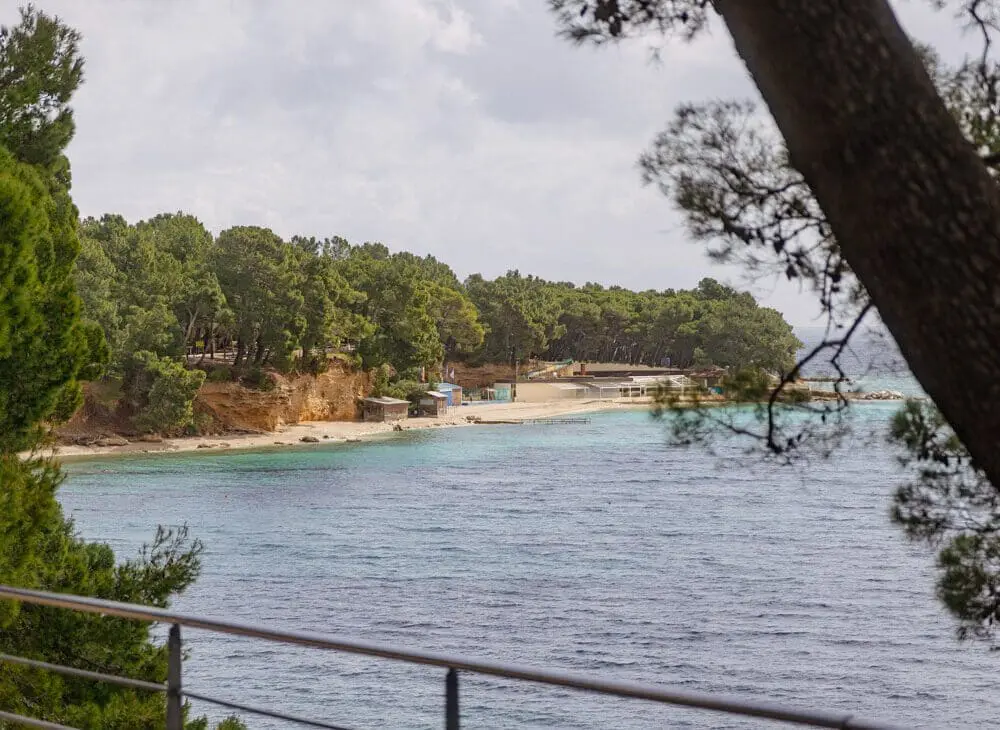 beaches on brac