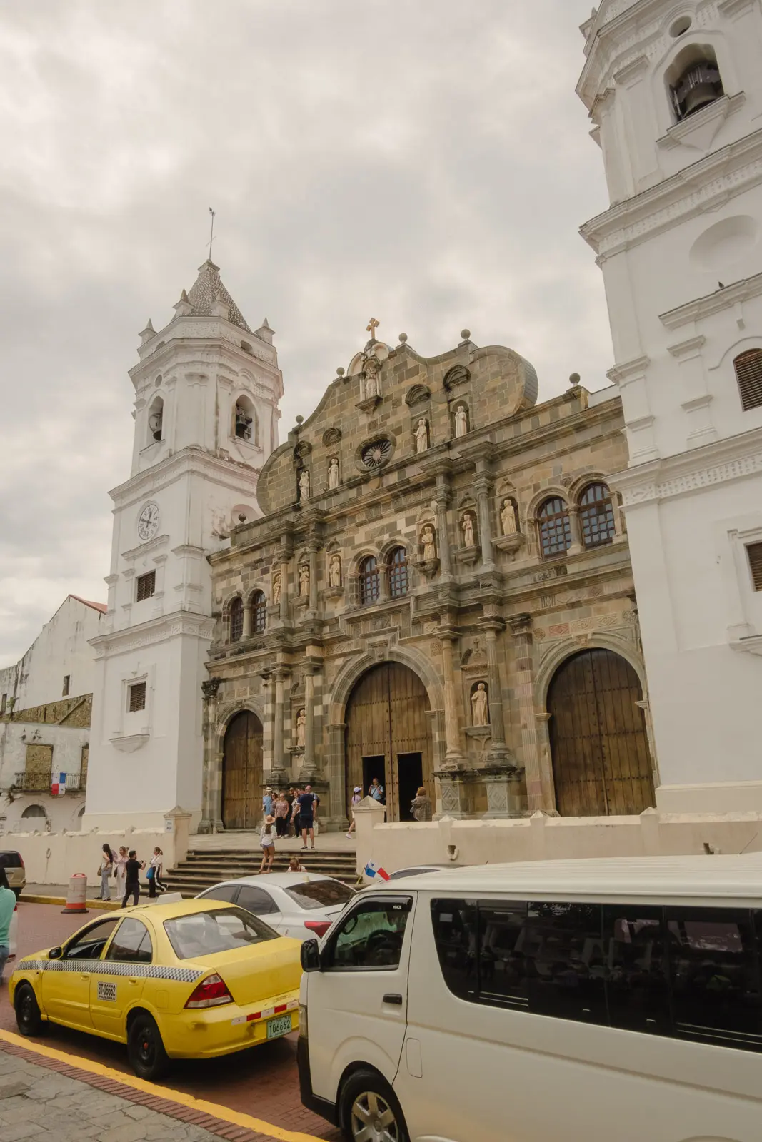 colon to panama city