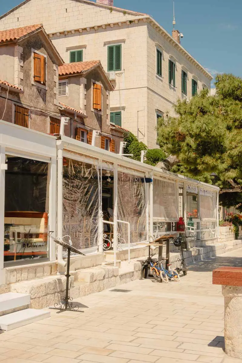 best restaurants in hvar