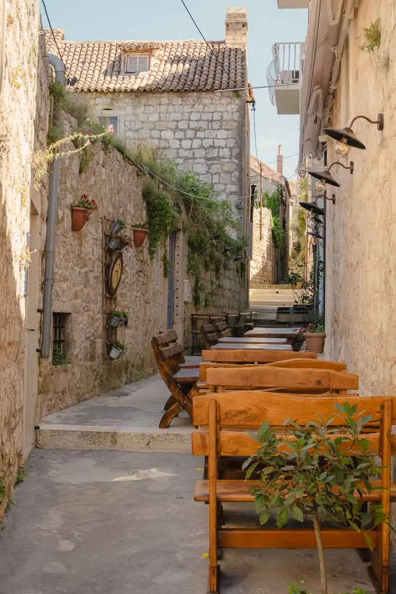 best restaurants in hvar
