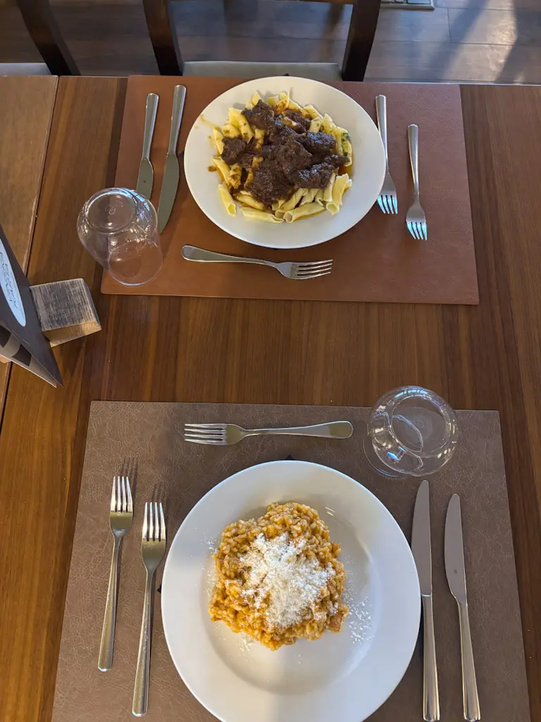 hotel pinija review